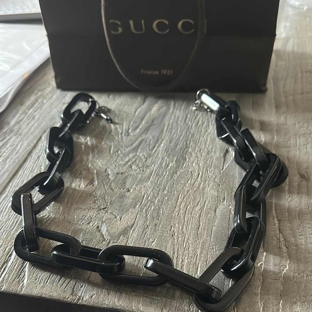 Gucci authentic Black Chain Necklace for glasses